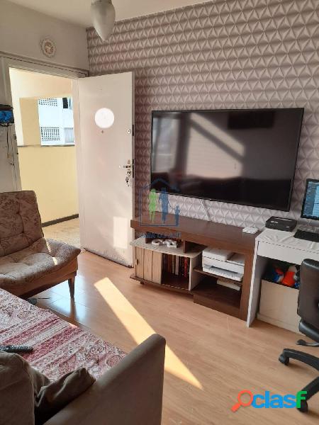 Vende-se apartamento no Edifício Miami a 13min do metrô