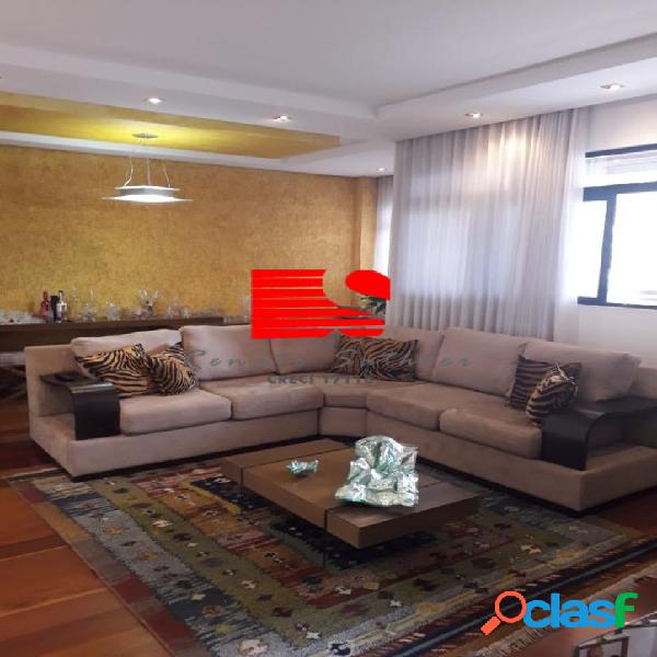 Apartamento amplo de fino acabamento