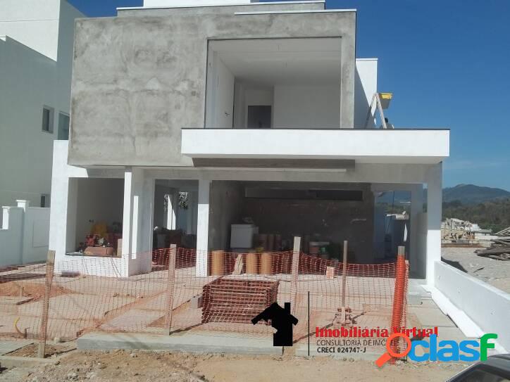 CASA EM CONSTRUÇÃO COM 3 SUITES