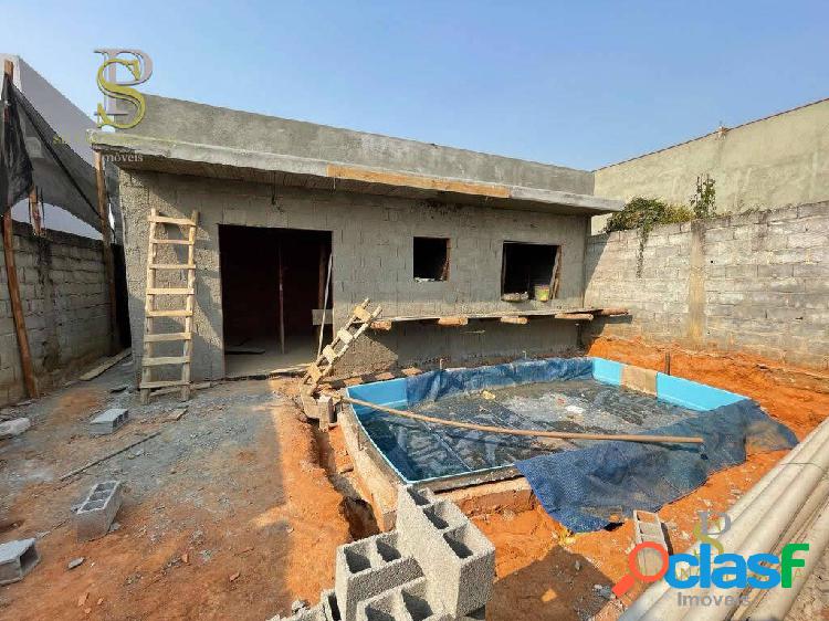 Casa À Venda - 03 dormitórios e com Piscina - Atibaia.