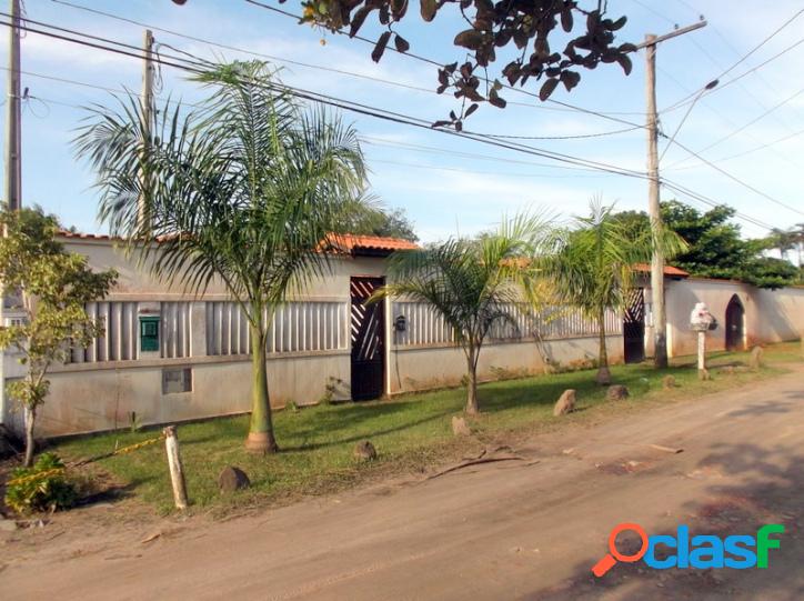 CHACARA URBANA COM BENFEITORIAS