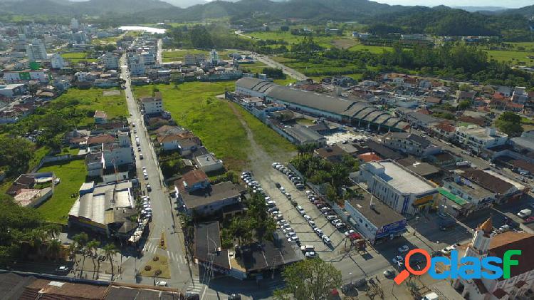 Terreno com 22.339,93m2 no coração de Camboriú
