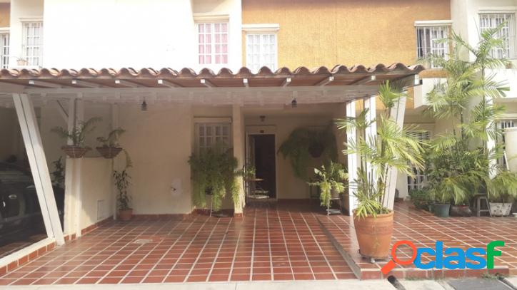 118 M2. Venta de Hermoso Town House en Naguanagua BAJA