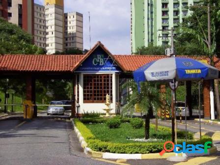 Apartamento com excelente localização à 100 metros do