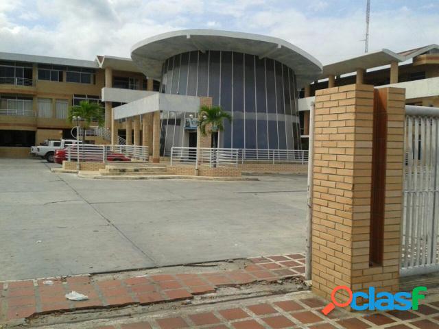Bello Hotel En Puerto Cabello (9.026 Mts2 Terreno)