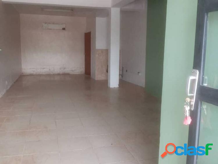 En Alquiler Local Comercial con ubicación Estratégica en