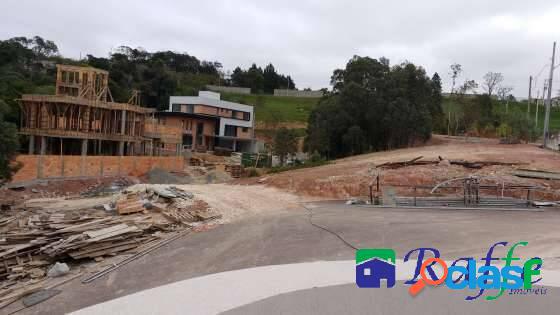 "IMPERDÍVEL" TERRENO 700 mts2 em condomínio de "Alto