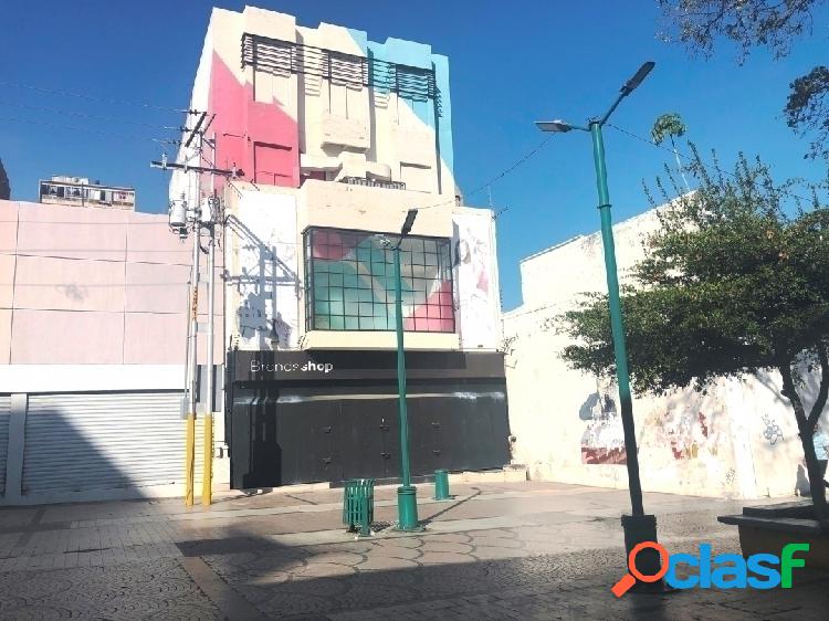 Venta Local Comercial De Cuatro Niveles Bulevar Centro