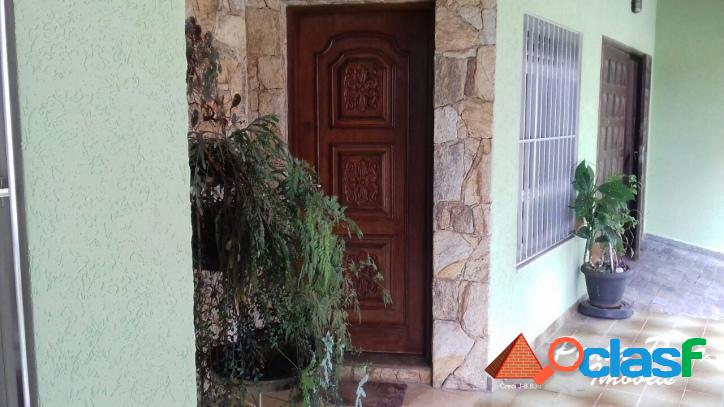 CASA AMPLA EM ARUJÁ