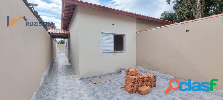 Casa nova com piscina a venda na praia de Itanhaém -CA535-F