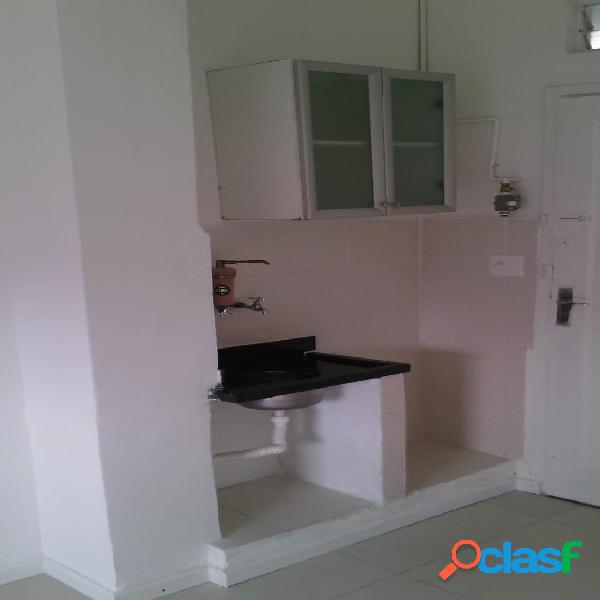 KITINETE 26,00 M2 EMBARE SANTOS