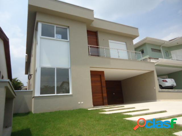Linda Casa, nova à venda em Alphaville e moderna!!!