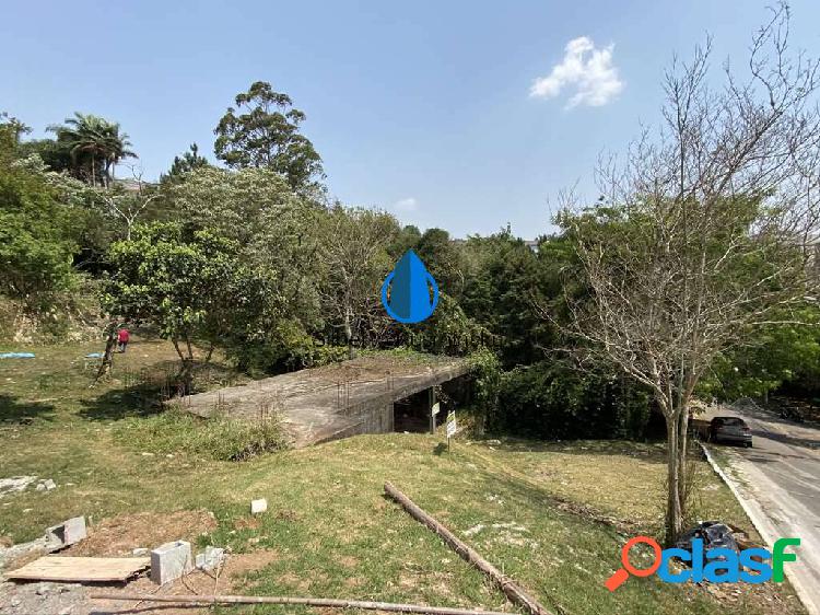 Lindo LOTE no Cond. São Paulo II - pronto para construir!
