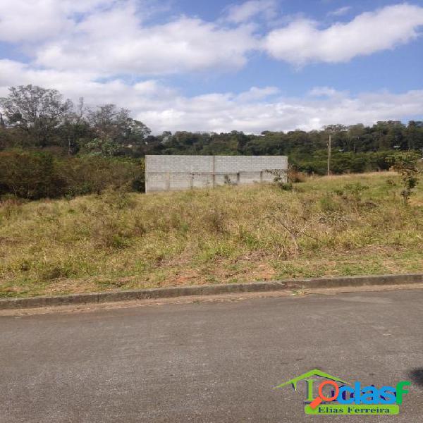 Terreno de 420 m2 - Estuda permuta