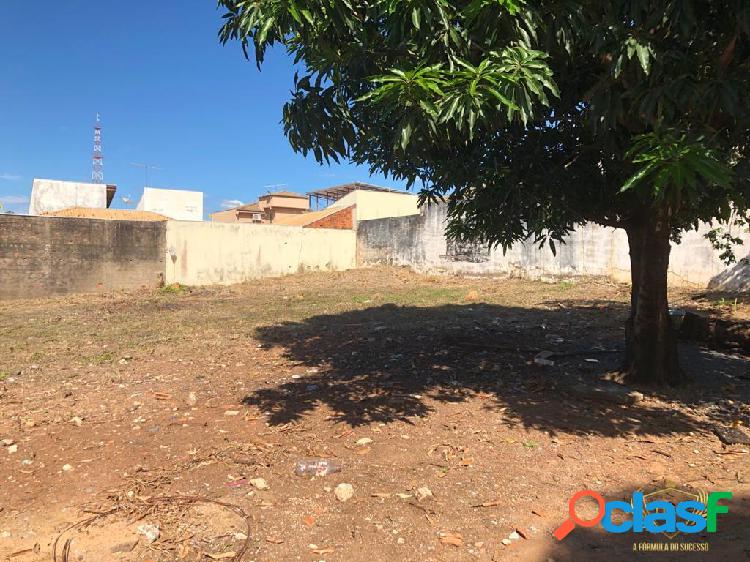 Vende-se dois terrenos em uma excelente localização no