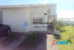 Casa com 3 dormitórios à venda, 65 m² por R$ 220.000