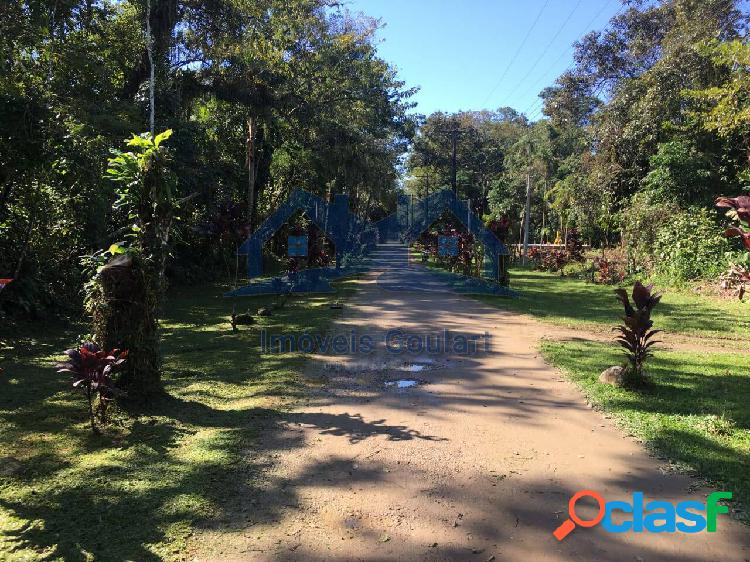 Casa em condomínio de chácaras no Arariba