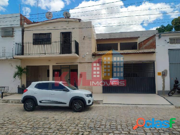 Vende-se duas casas em frente à Rede A Construtora