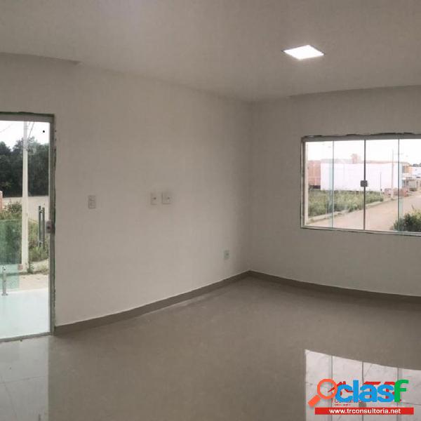 Vendo casa Duplex com 3 quartos, sendo 1 suíte + closet.