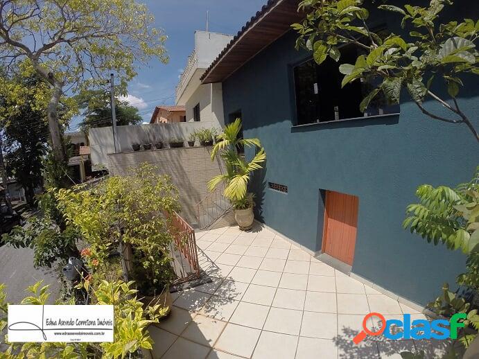 CASA ASSOBRADADA - 2 DORMS.SUÍTE - 2 VGS. - 180M² -