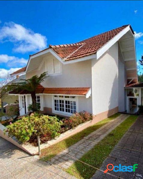Casa em condomínio em Campos do Jordão