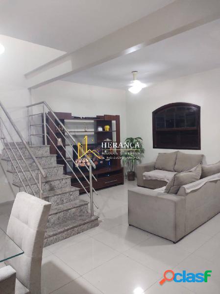 Excelente Casa duplex com 5 quartos, Aceitando Financiamento