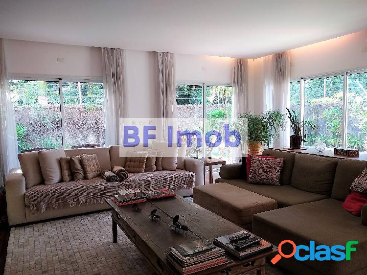 Casa em condomínio super exclusiva!