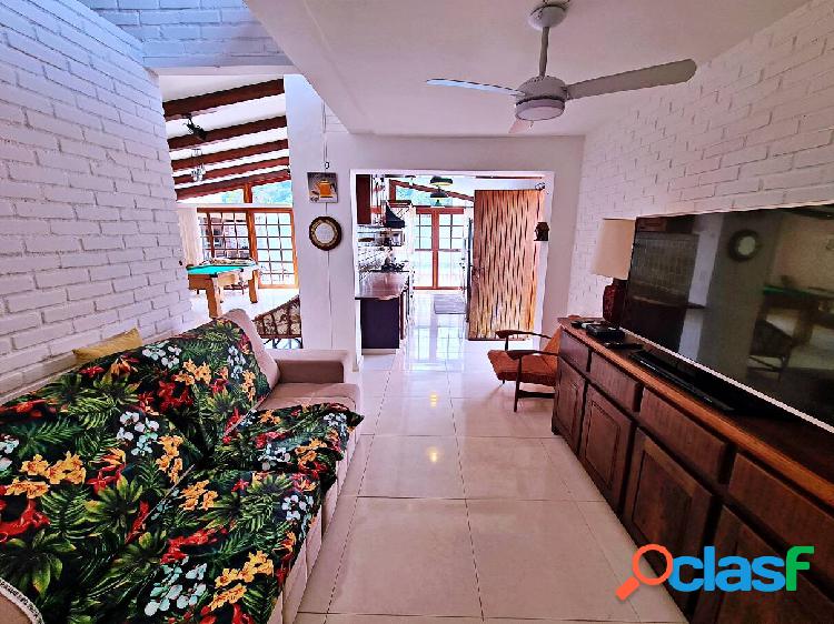LINDA CASA, CONDOMÍNIO FECHADO COM LAZER!