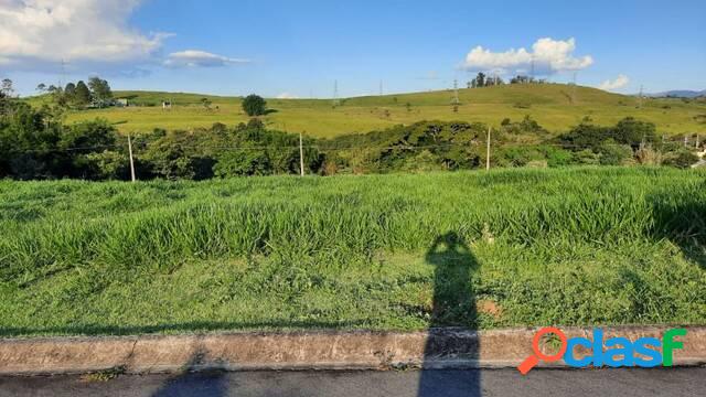 Terreno de 360 m2 no Condomínio Bela Vitta em Caçapava por