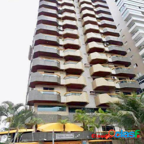 Apartamento com 3 Quartos à Venda, 271 m² por R$ 650.000