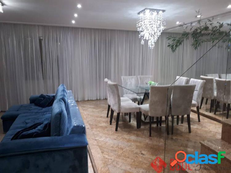 Apartamento com 312,5 m² com ótima localização a venda