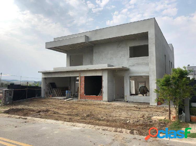 Casa em condomínio no Urbanova, Fase final de Acabamento