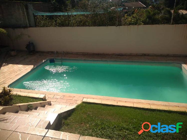 Chácara 4 dormitórios, piscina, churrasqueira em