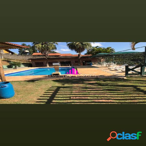 Chácara em Atibaia 3 dorms, 2 suítes, 8 vagas, 5000m² -