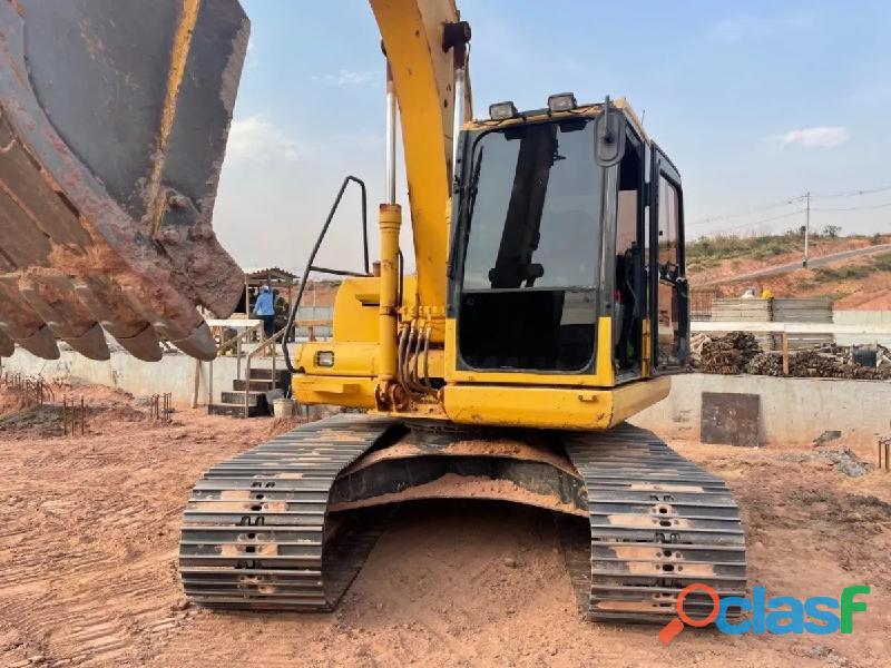 Escavadeira Komatsu PC 200 (Parcelamos$)