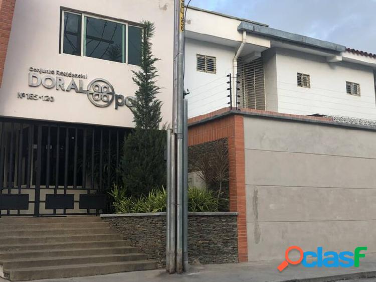Venta de Excelente Town House Sector Piedras Pintadas, Listo