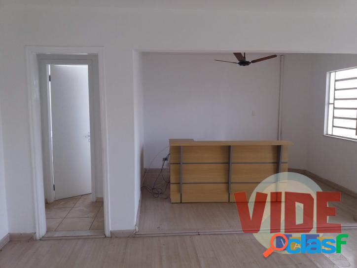 Ótima casa comercial, ideal para consultório ou clínica,