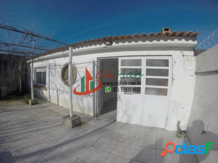 Casa com 2 dormitórios à venda, 60 m² no Laranjal em