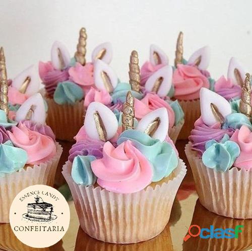 Cupcake de Unicórnio com Chantilly Essence Candy