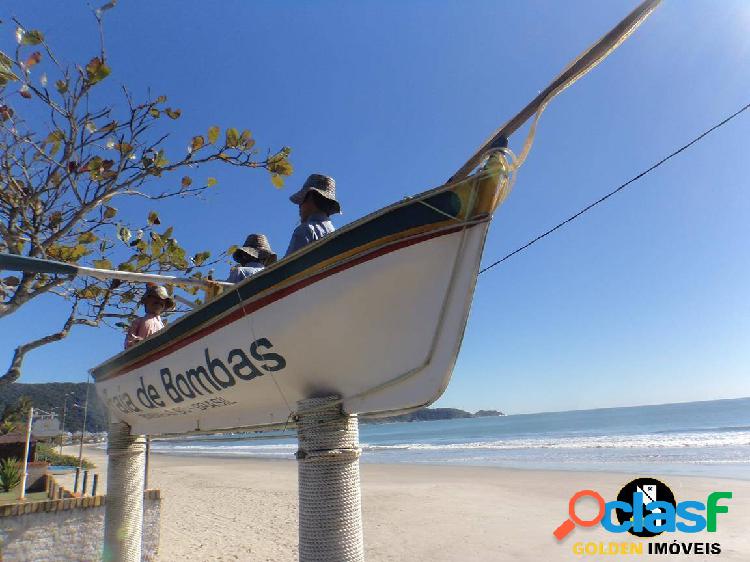 COBERTURA EM BOMBINHAS - 3 SUÍTES NA PRAIA DE BOMBAS