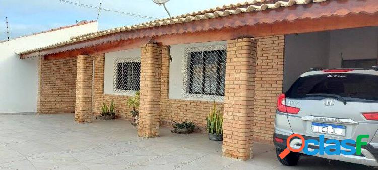 CASA COM PISCINA, OTIMO BAIRRO, EXCELENTE LOCALIZAÇÃO