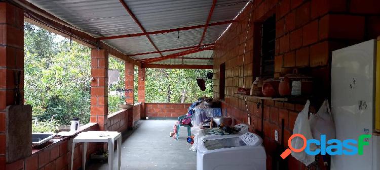 Casa em estrada de Iranduba para venda com 2 quartos suítes