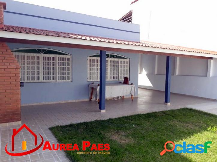 Linda casa, excelente localização, lote inteiro, 03
