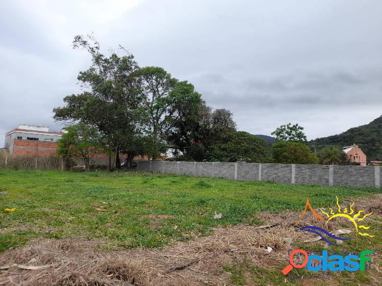 Lindo Terreno a venda em Florianópolis, próximo a praia do