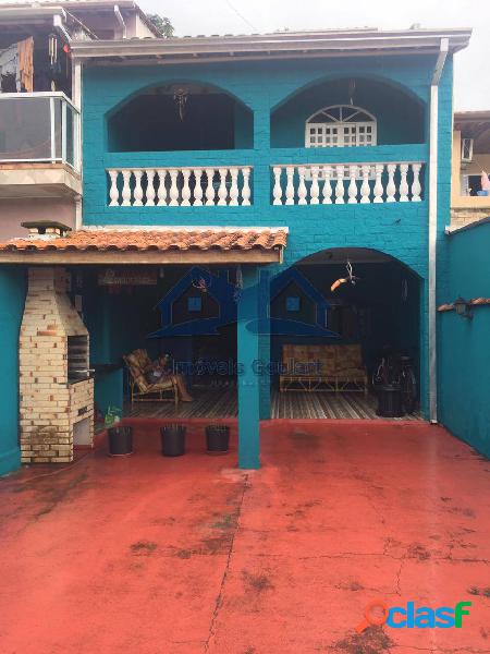 Sobrado, mato dentro
