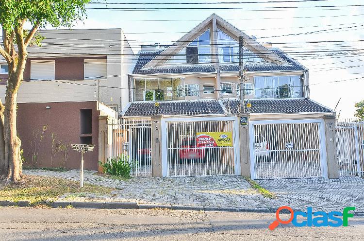 Sobrado com 4 quartos sendo 2 suítes no bairro Pilarzinho