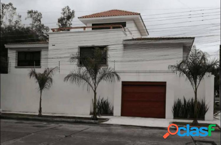 HERMOSA CASA EN VENTA EN BOSQUES DE LA VICTORIA GUADALAJARA