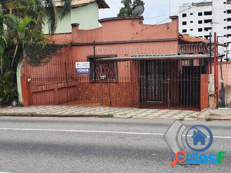 CASA A VENDA EM ÓTIMA LOCALIZAÇÃO