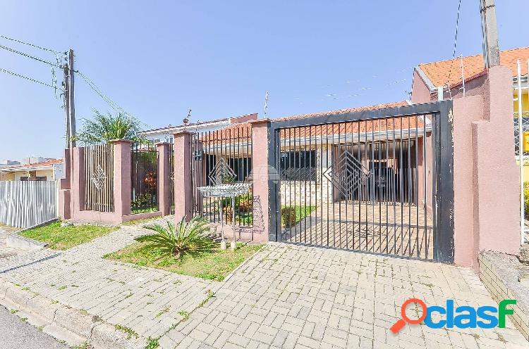 Casa com 3 quartos sendo 1 suíte no bairro Xaxim