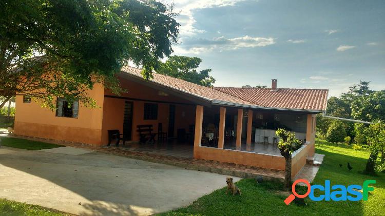 Chácara de 7.000 m² com 2 casas em Artur Nogueira - SP